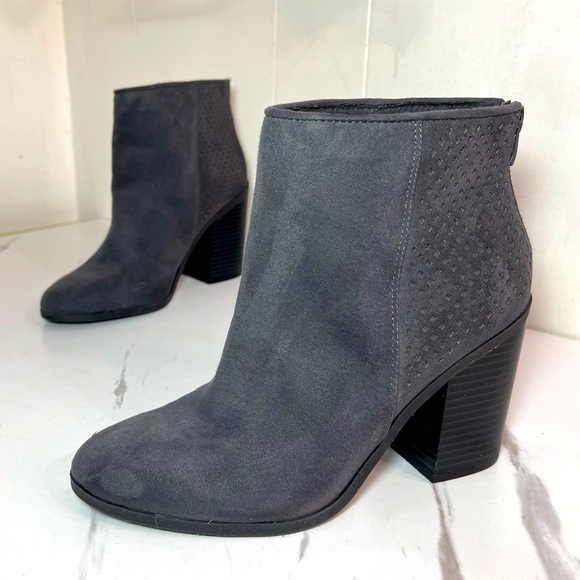 American Eagle Boots Womens 6.5 Ankle Bootie Gray Fabric Almond Toe Block Heels - Picture 1 of 9